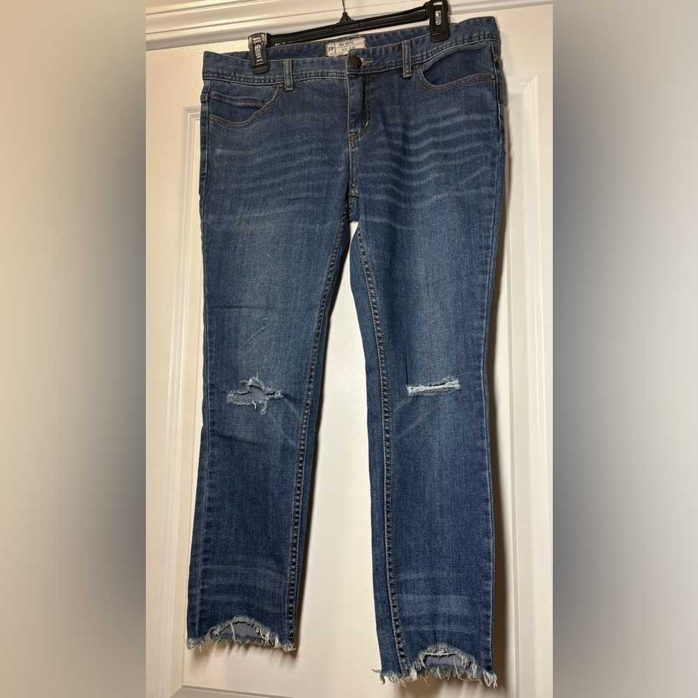 Free People Women's Shark Bite Raw Hem Blue Distressed 25" Inseam Jeans‎